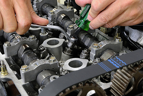 Befestigung einer Nockenwelle im Motor